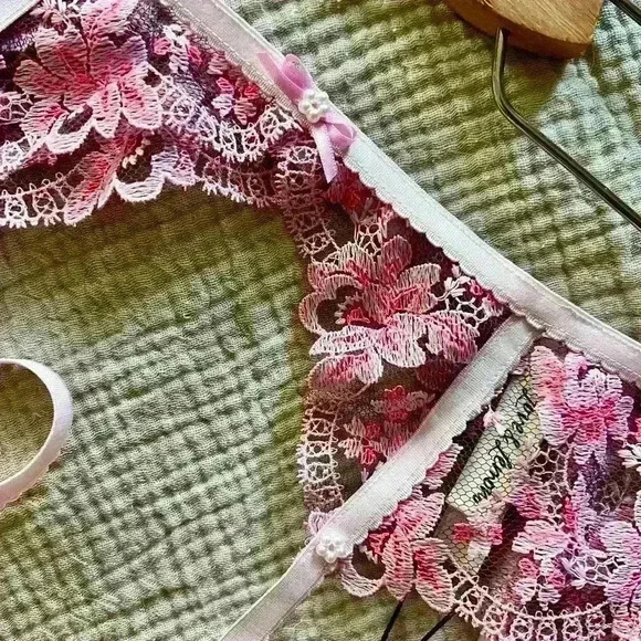 For Love & Lemons Pearl Embellished Garter Stocking Belt in Pink Lace XXS NWT - Picture 3 of 8